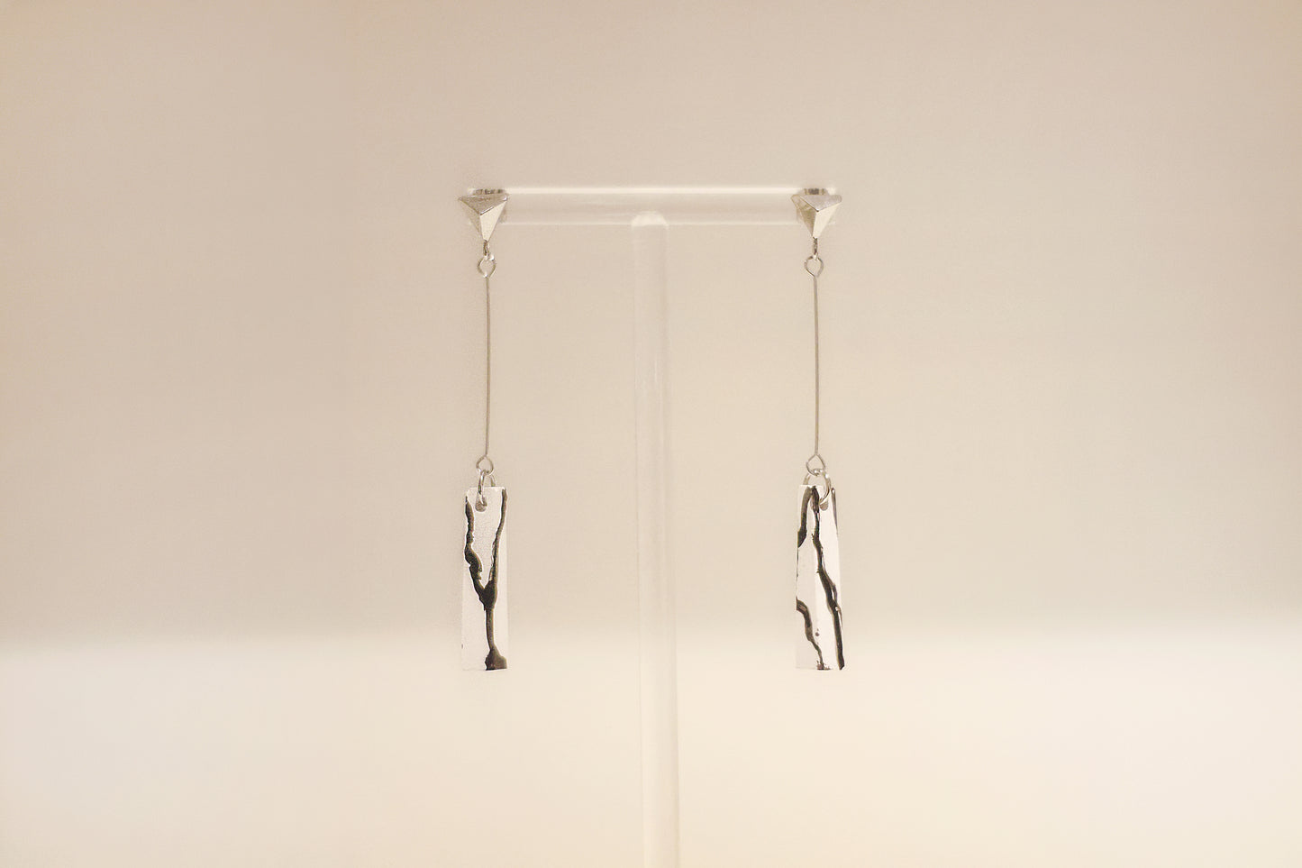 流沙系列|白銀砂長詩耳環 Drifting Sand Series|White Silver Sand — A Long Poem Earrings