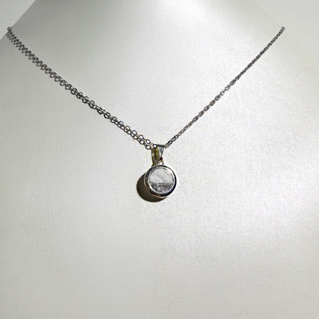 水晶系列 Crystal Series - 白晝/黑夜圓形水晶銀項鏈