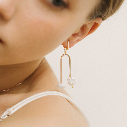 平衡系列 Balance Series - 水泥珍珠平行耳環