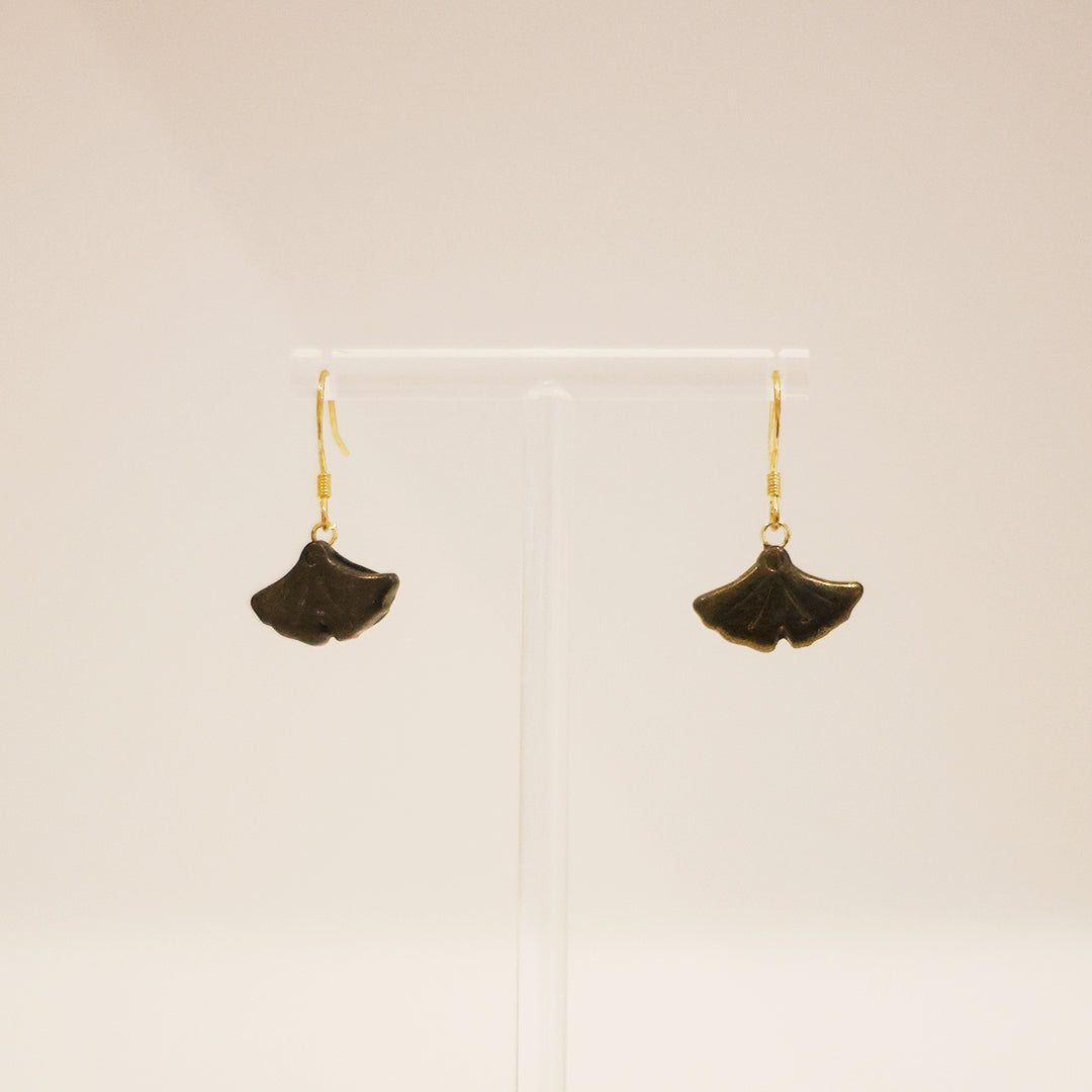 銀杏系列|小小銀杏黑金水泥短耳環 Ginkgo Series|Little Ginkgo Black Gold Cement Earrings