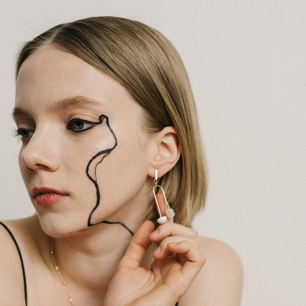 平衡系列 Balance Series - 水泥珍珠平行耳環