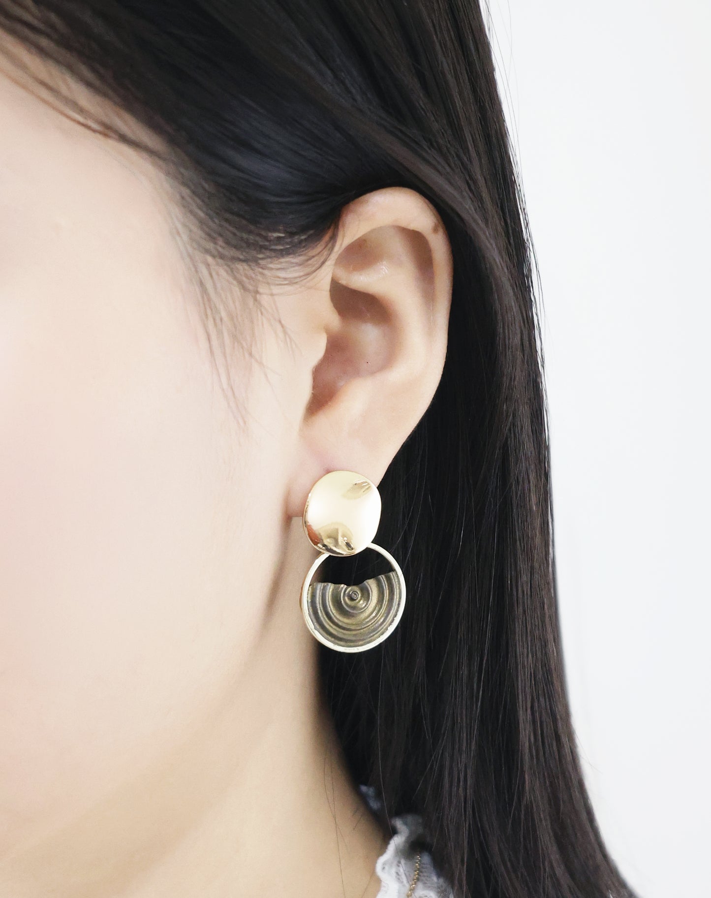 水紋系列|金黑圓形金屬水紋耳環 Wave Series|Black Gold Round Metal Wave Earrings