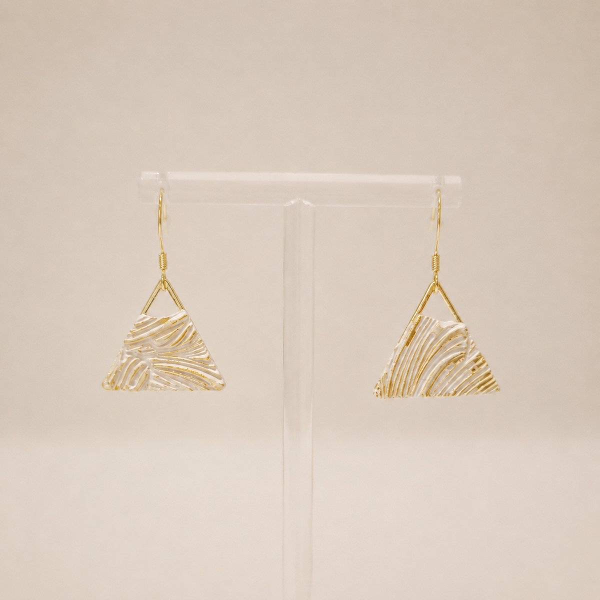 線條系列|白金色三角垂吊線條水泥耳環 Line Series|Gold Triangle Cement Earrings