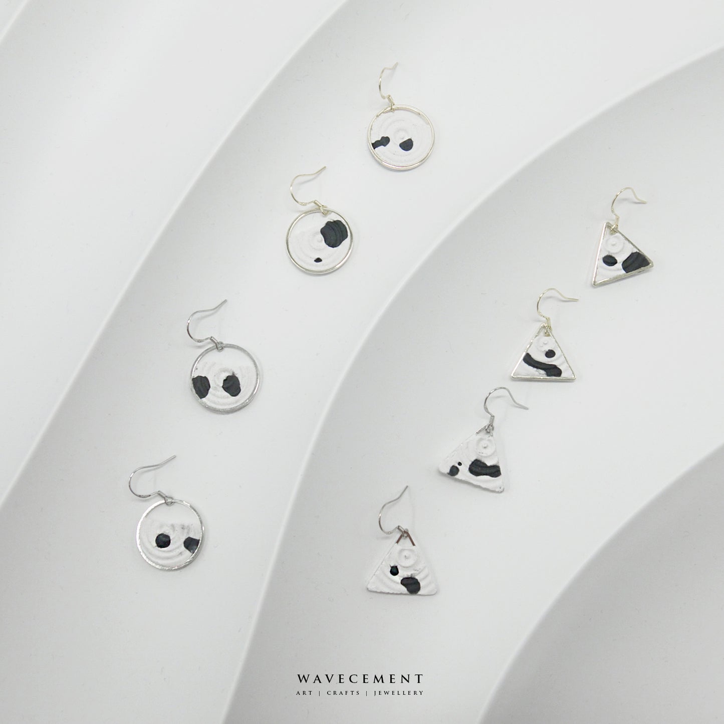 混色水紋系列|潑墨垂吊水泥耳環 Mixed Wave Pattern Series|Black and White Cement Earrings