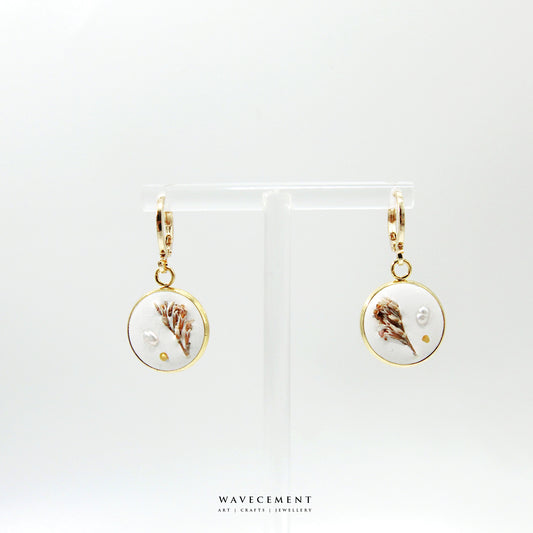 星雲系列|珍珠乾燥花水泥耳環 Nebula Series|Pearl Flower Cement Earrings