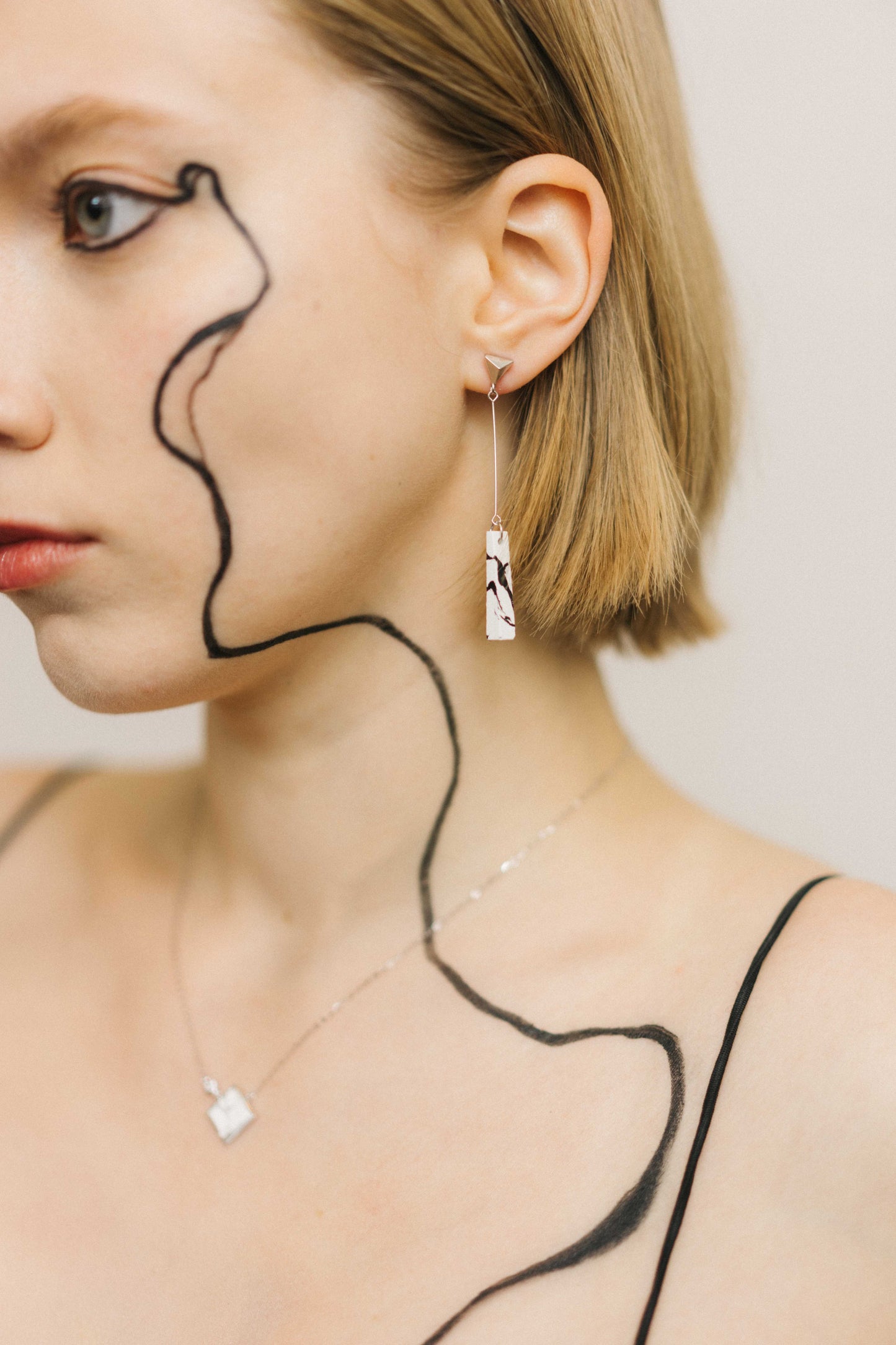 流沙系列｜白銀砂長詩耳環 Drifting Sand Series｜White Silver Sand — A Long Poem Earrings
