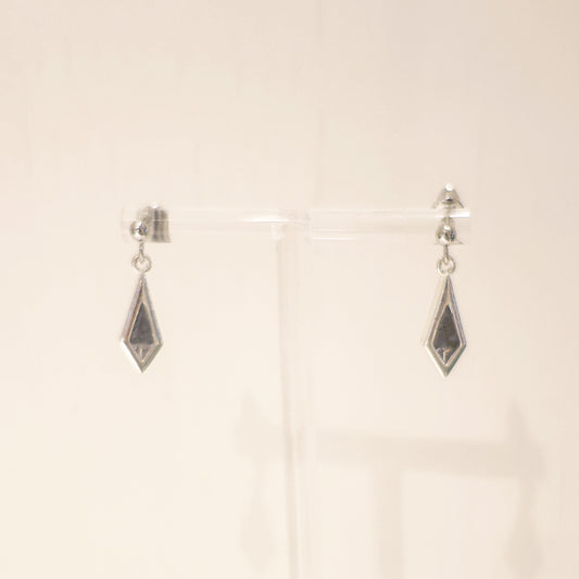 水晶系列｜黑銀色菱形水晶短耳環  Crystal Series｜Night Diamond-Shaped Crystal Short Silver Earrings