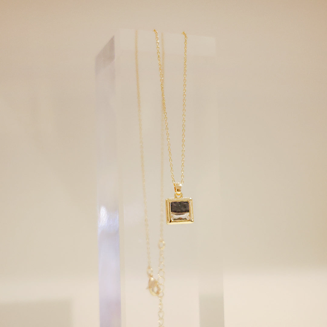 水晶系列｜黑夜方形水晶金項鏈  Crystal Series｜Night Square Crystal Gold Necklace