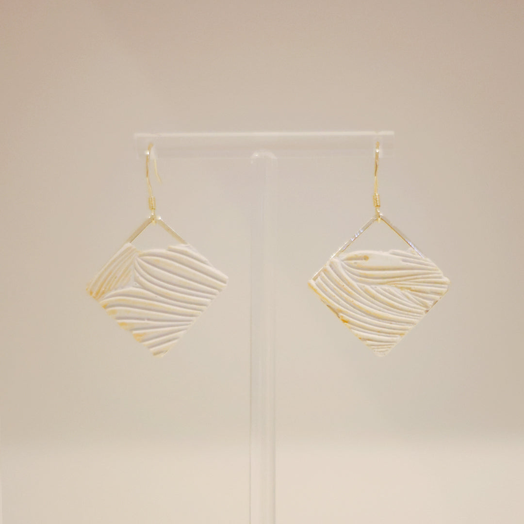 線條系列｜白金色菱形垂吊線條水泥耳環 Line Series｜Gold Diamond Cement Earrings