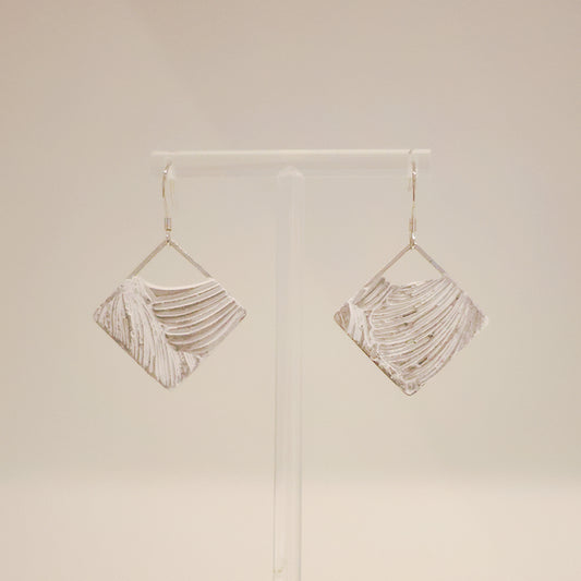 線條系列｜白銀色菱形垂吊線條水泥耳環 Line Series｜Silver Diamond Cement Earrings