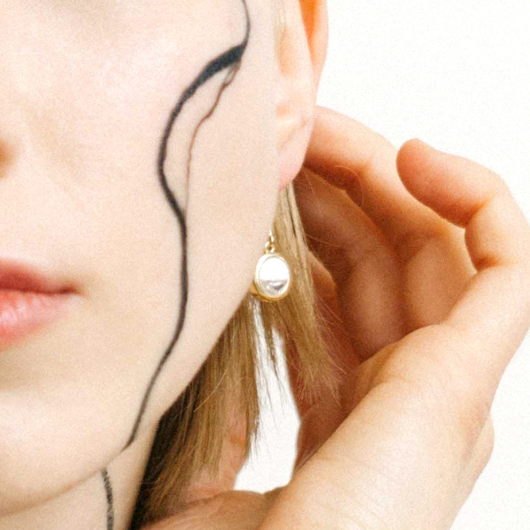 水晶系列 Crystal Series - 白晝/黑夜圓形水晶金耳環