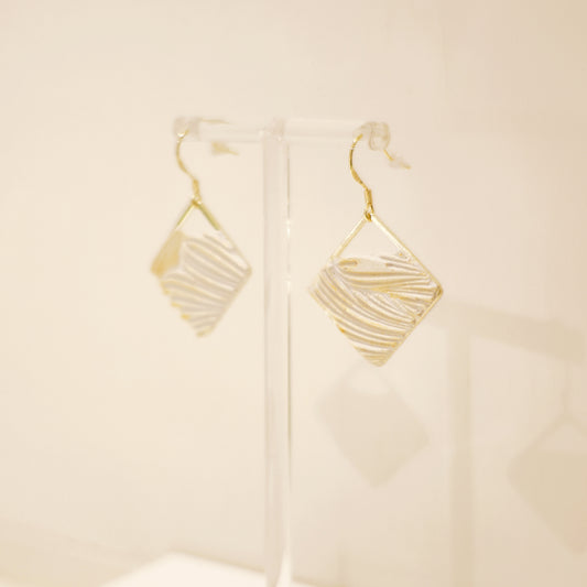 線條系列｜白金色菱形垂吊線條水泥耳環 Line Series｜Gold Diamond Cement Earrings