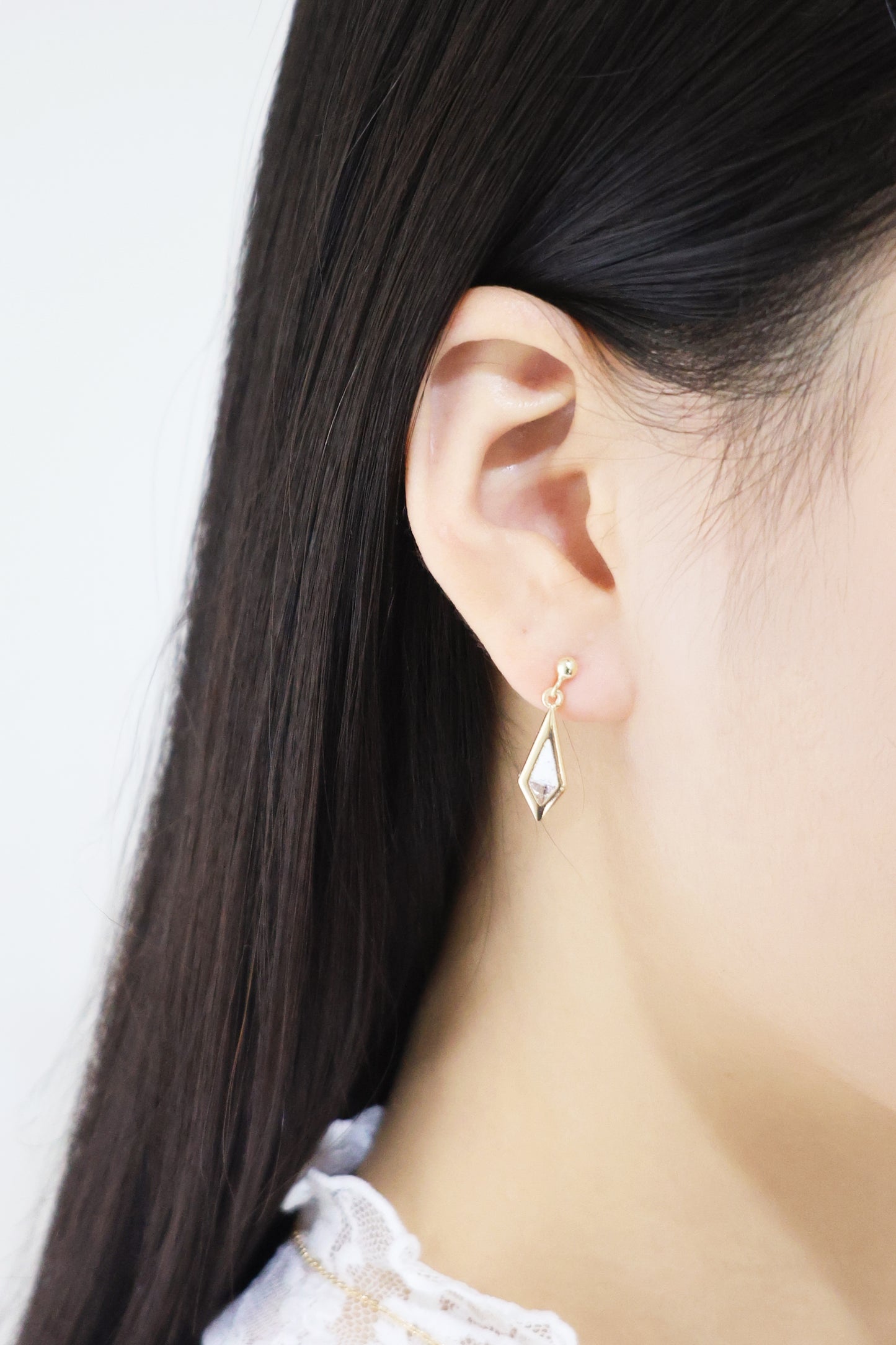 水晶系列｜白晝菱形水晶短金耳環  Crystal Series｜Day Diamond-Shaped Crystal Short Gold Earrings