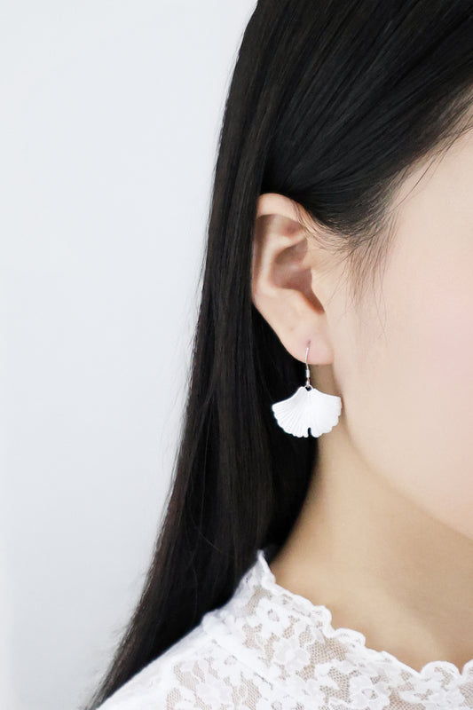 銀杏系列｜銀白銀杏水泥短耳環 Ginkgo Series｜White Silver Ginkgo Cement Pendant Earrings