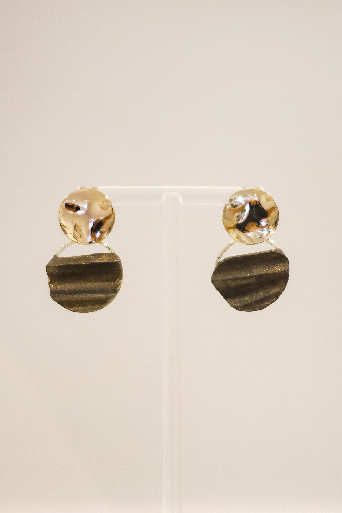 沙丘系列｜金黑圓形金屬沙丘耳環 Sand Dune Series｜Black Gold Round Metal Dune Earrings