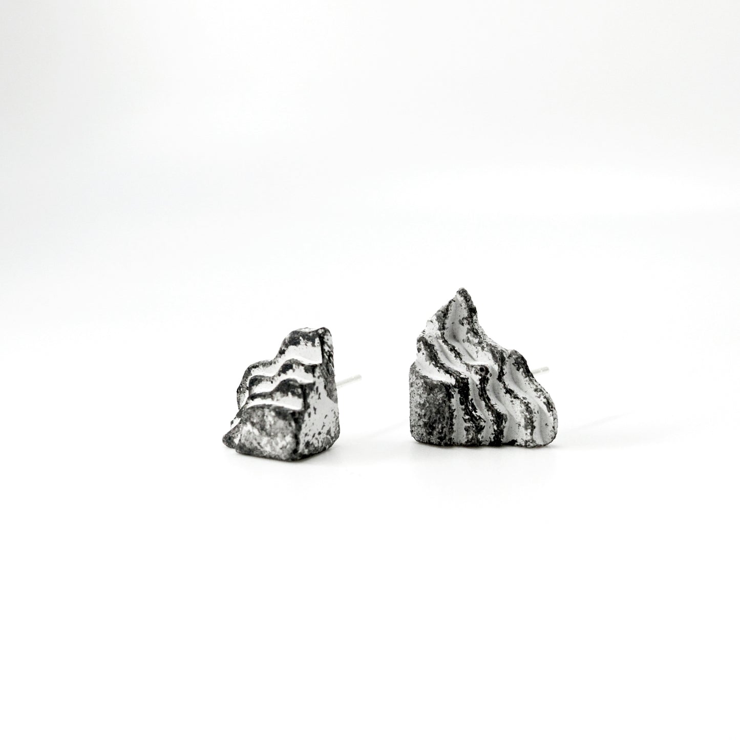 島嶼系列｜山坡貼耳水泥耳環 Island Series｜Hillside Cement Earrings