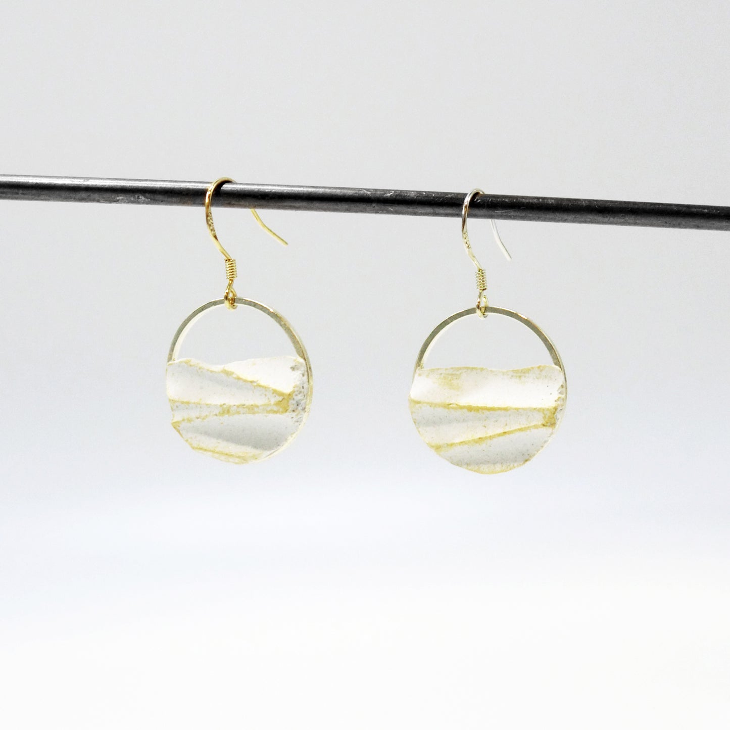 沙丘系列｜圓形垂吊水泥耳環 Sand Dune Series｜Circular cement earring