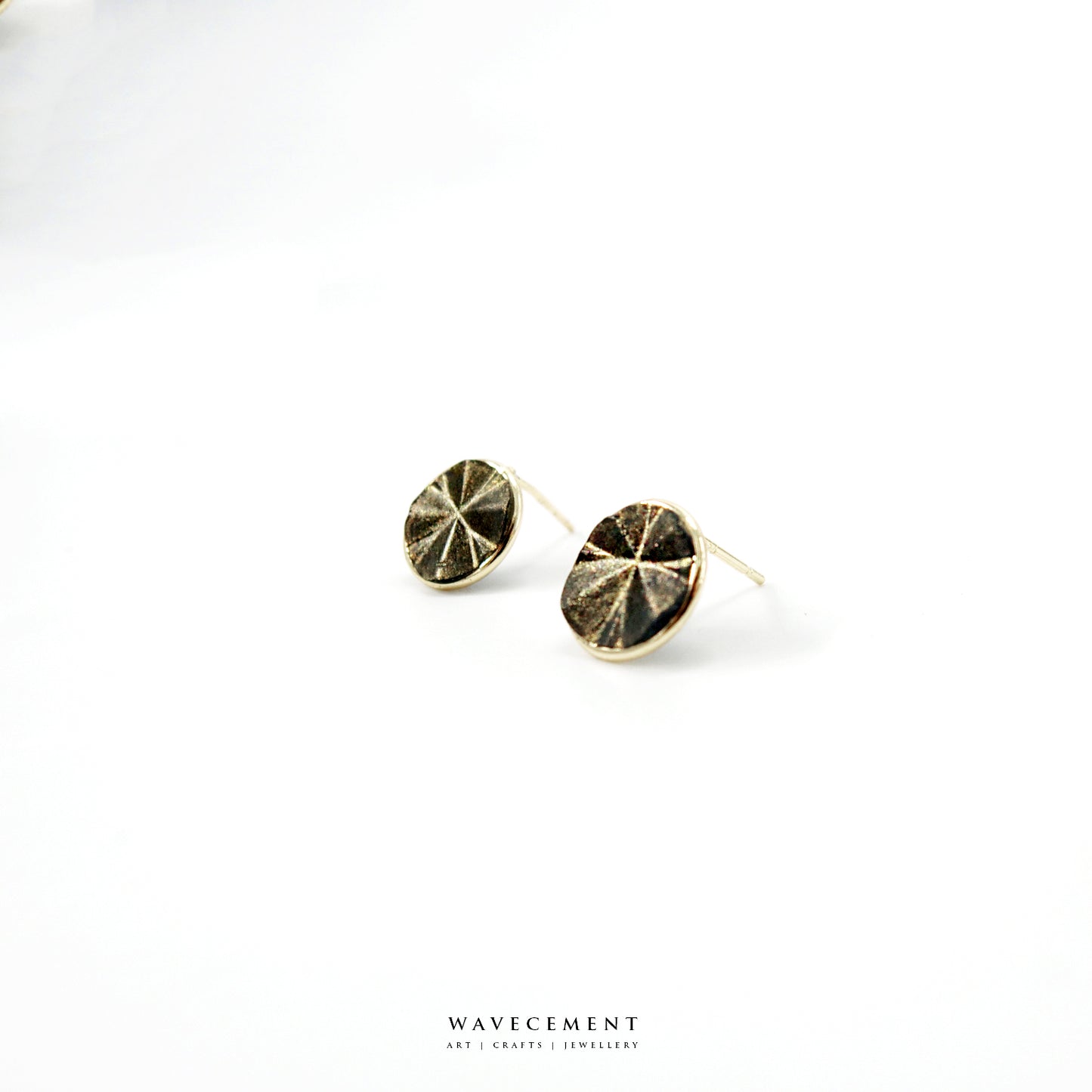 金沙系列｜黑金水泥貼耳耳環 Golden Sand Series｜Golden Black Cement Earrings