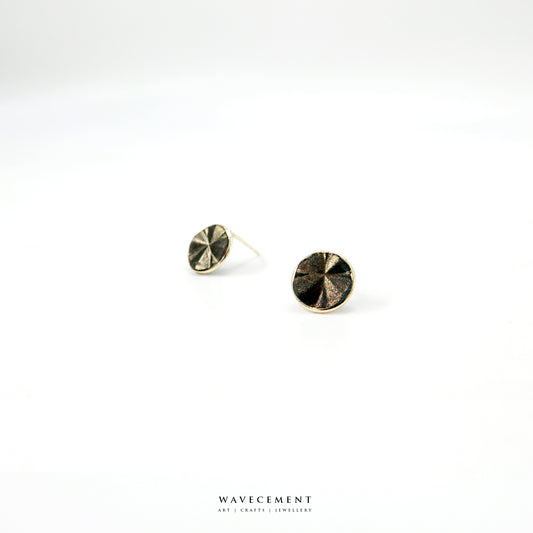 金沙系列｜黑金水泥貼耳耳環 Golden Sand Series｜Golden Black Cement Earrings