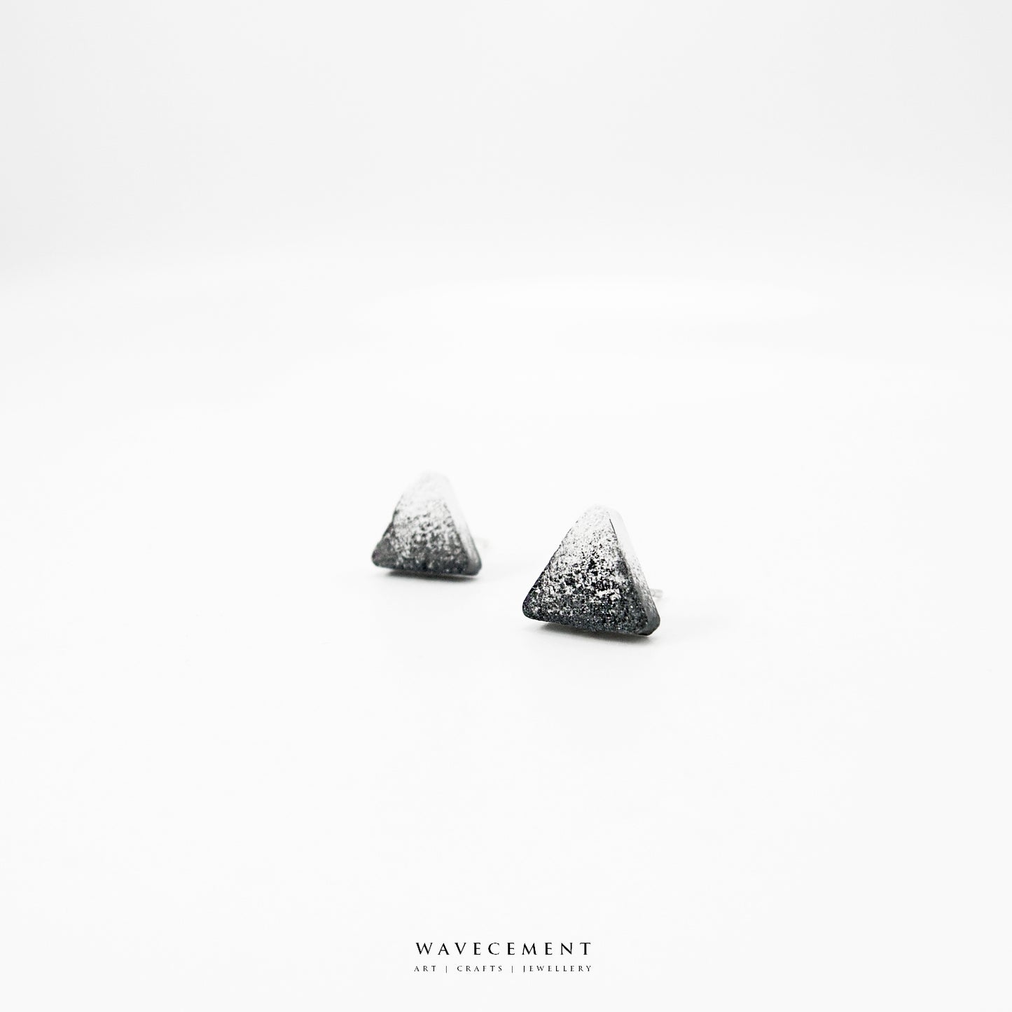 月球系列｜下弦月水泥貼耳耳環 Moon Series｜Half Moon Cement Earrings