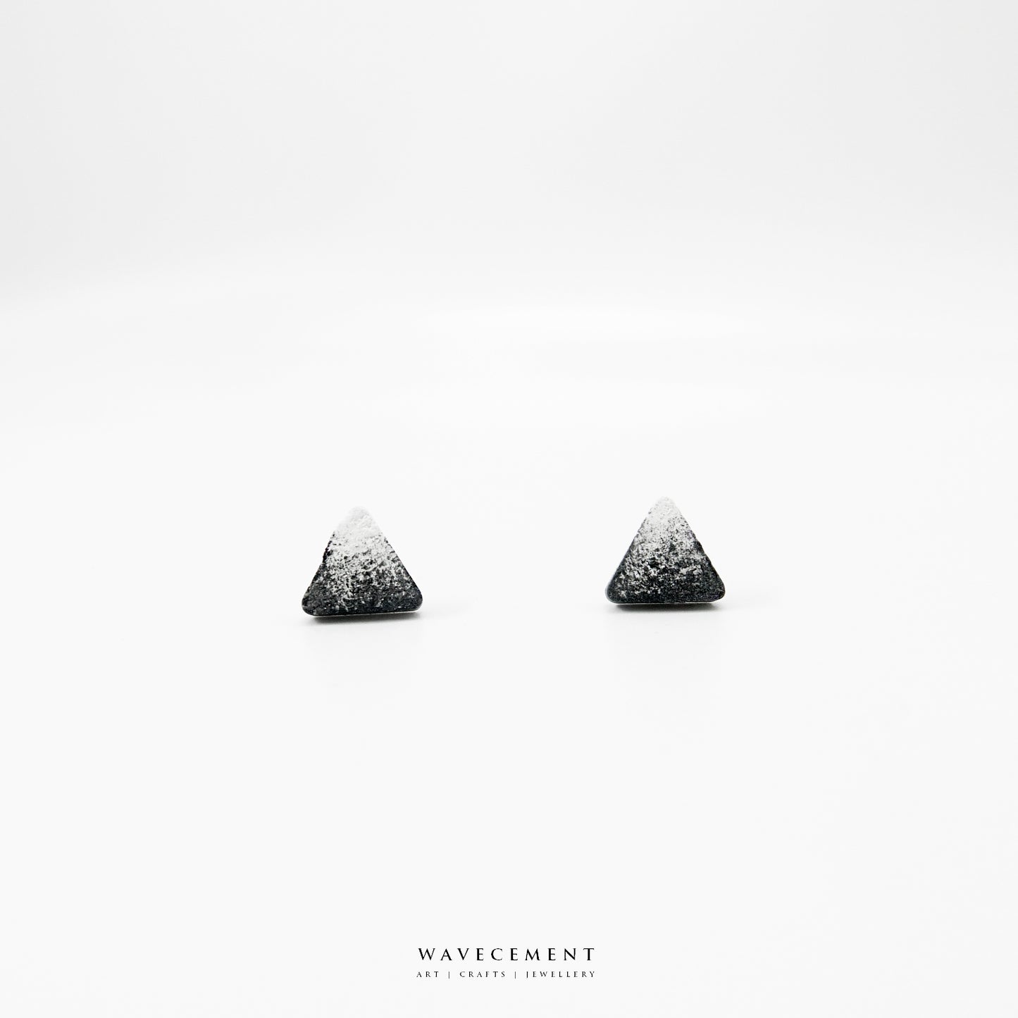 月球系列｜下弦月水泥貼耳耳環 Moon Series｜Half Moon Cement Earrings