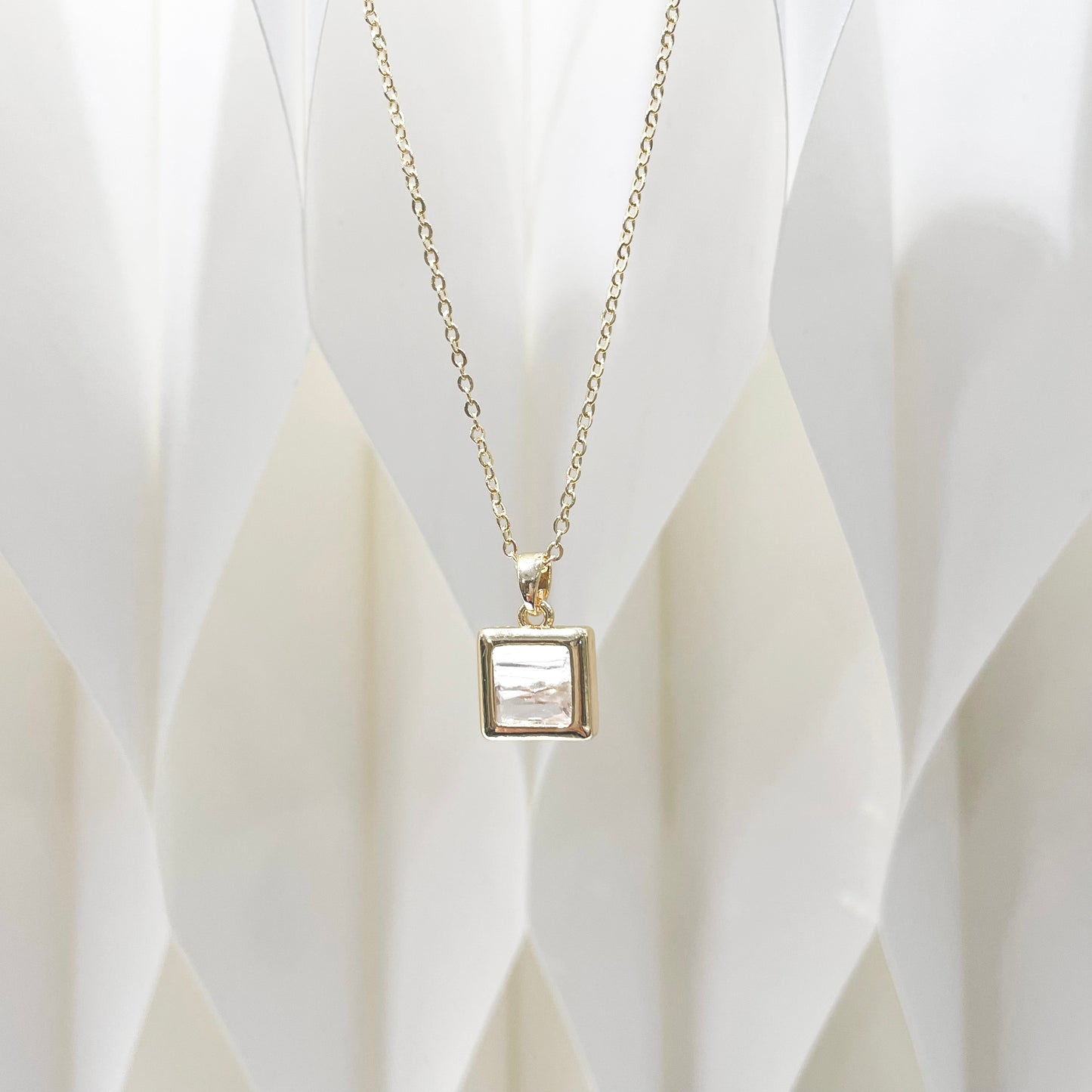 水晶系列 Crystal Series - 白晝/黑夜方形水晶金項鏈