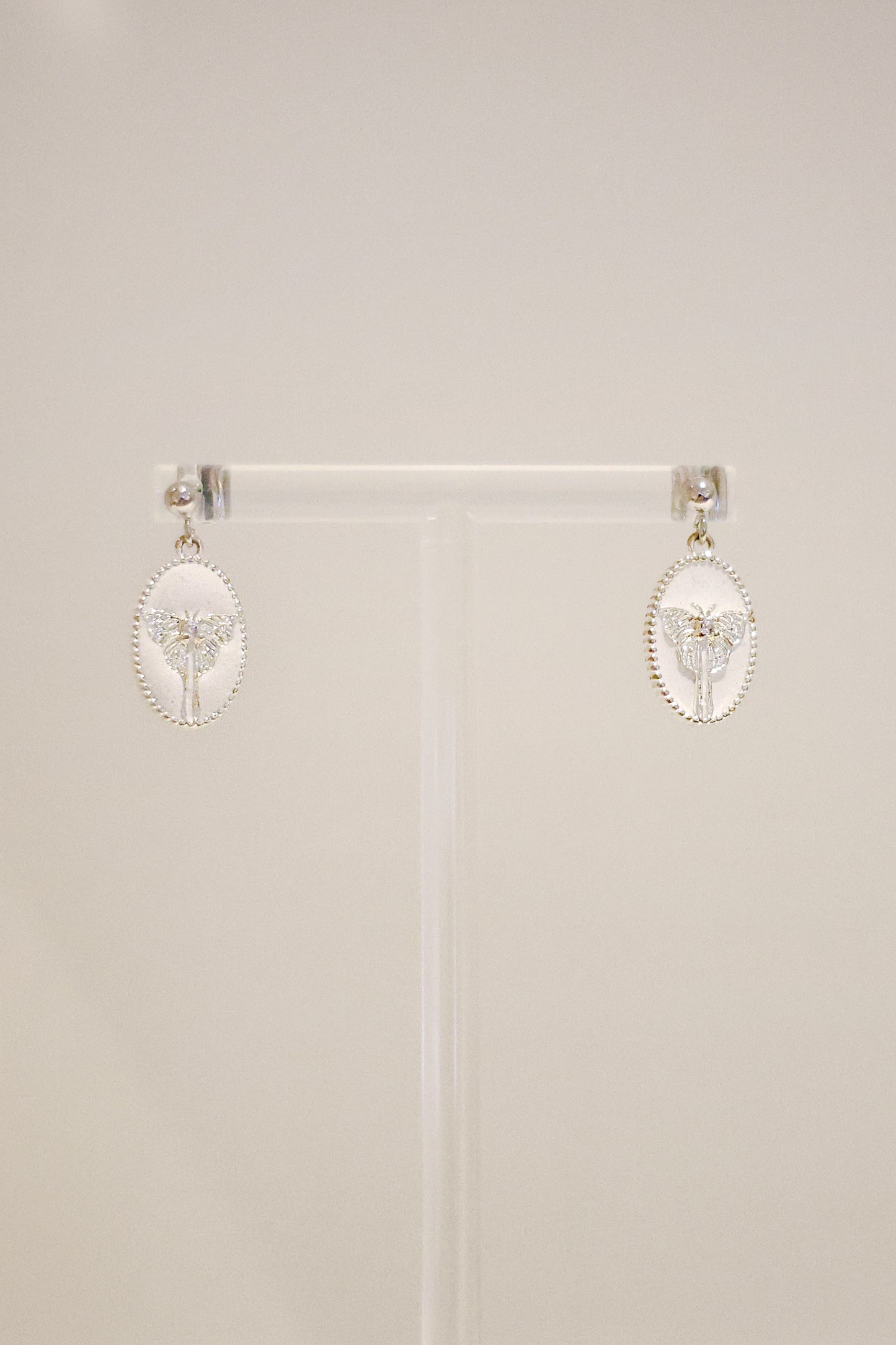 羅盤系列｜銀白蝴蝶羅盤耳環  Compass Series｜White Butterfly Compass Silver Earrings