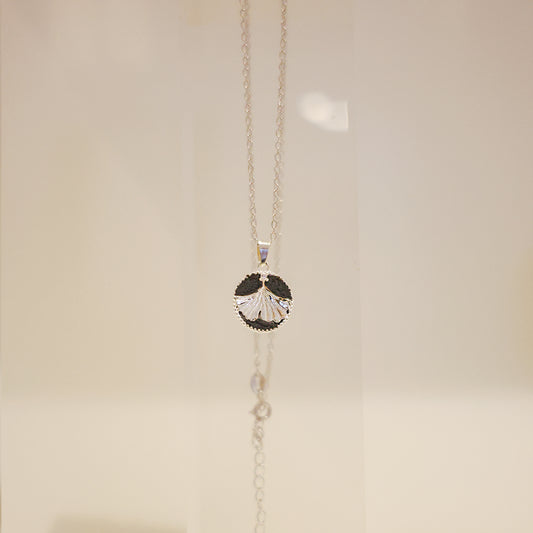 羅盤系列｜銀黑銀杏羅盤項鏈  Compass Series｜Black Ginkgo Compass Silver Necklace